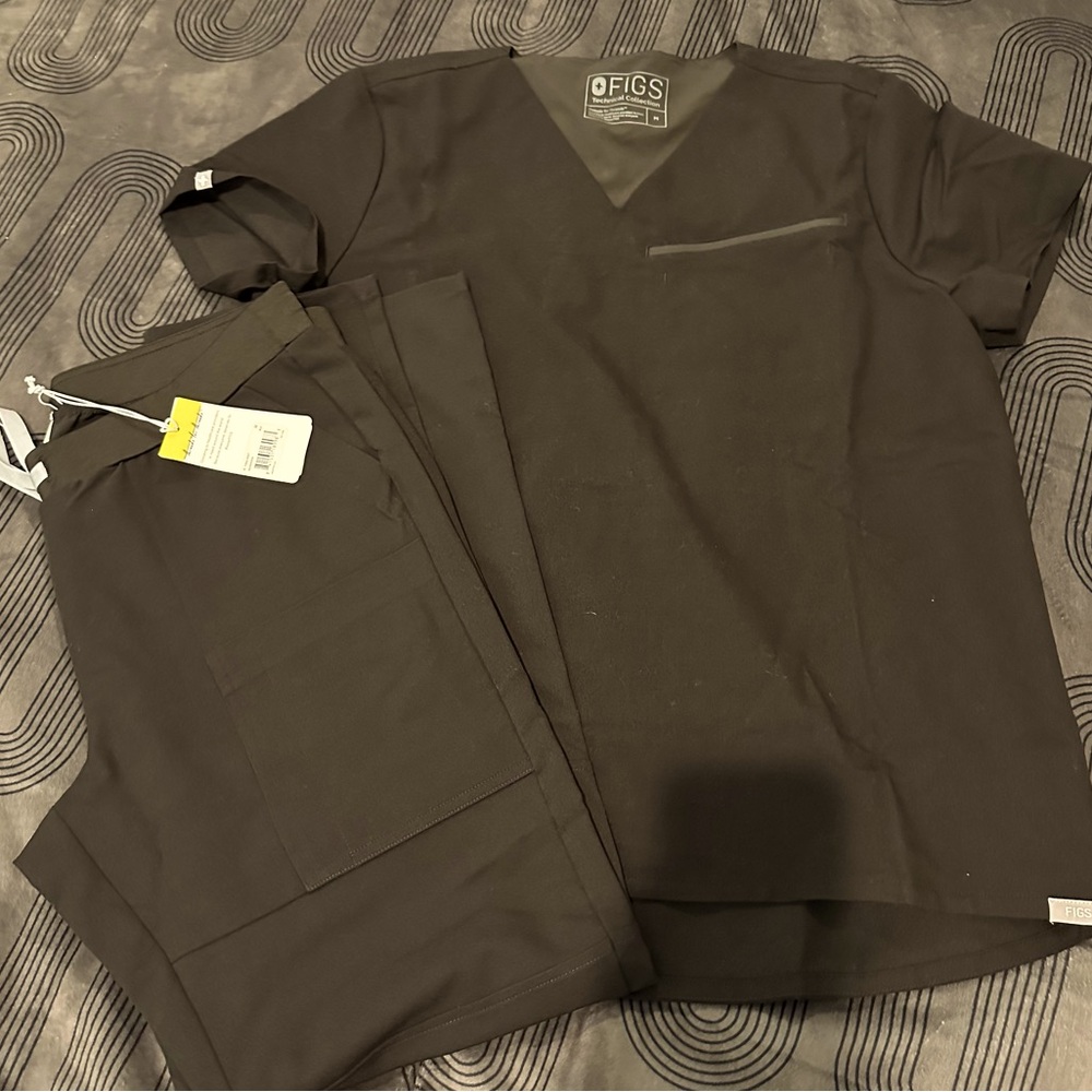 Figs Limited Edition Set in Black